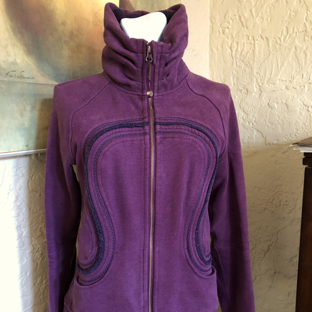 Lululemon sweatshirt